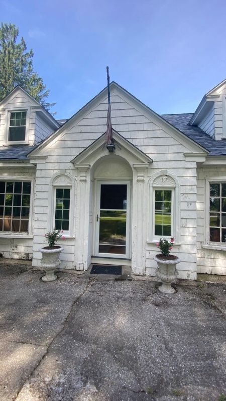 Comparing Metal Windows Replacement And Vinyl Options